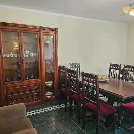 3 Bedrooms With Sea View Furnished Balcony And Wifi At Apartamento Portimão